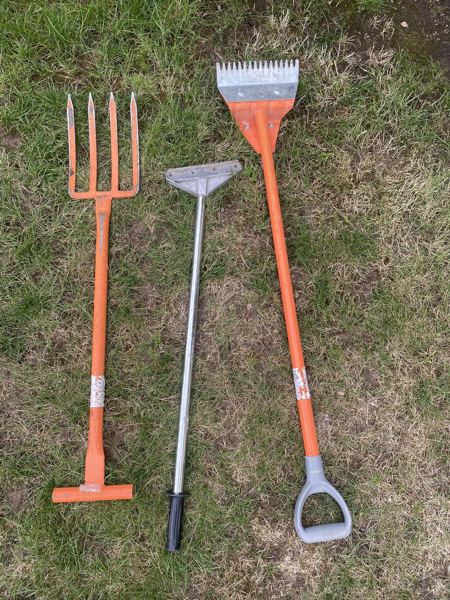 Anvil, Floor, Scraper, And A Shingle Stripper 50 Bucks For All Three Porch Pick Up Orting
