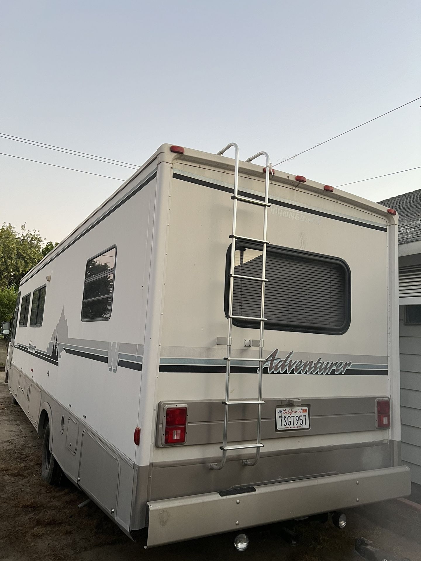 34 Ft. Motorhome Winnebago.