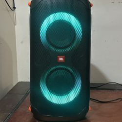JBL 110 Speaker 