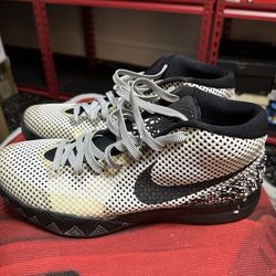 🔥Nike Kyrie Low BHM ⚫🌍✨ Size 11.5 👟 Used 🔥