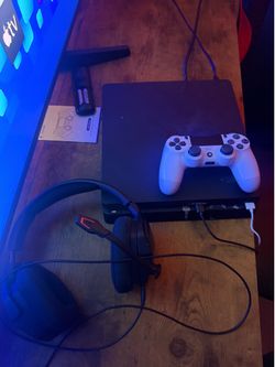 Ps4 with controller