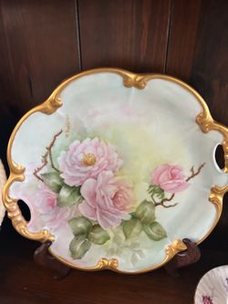 Antique Hutschenreuther Selb Bavaria Hand-Painted Pink Roses Porcelain Serving Bowl with Open Pierced Handles – Artist Signed