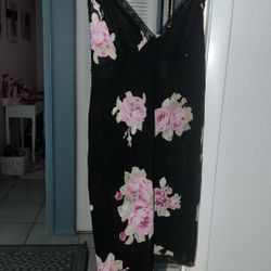 Oscar Dela Renta night negligee size XL but Runs Small $5