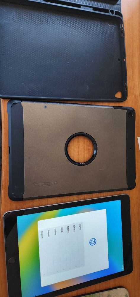 iPad 6th Generation With Pencil Keyboard  Ear Buds