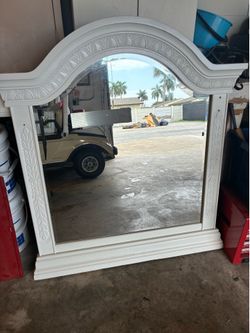 Dresser mirror