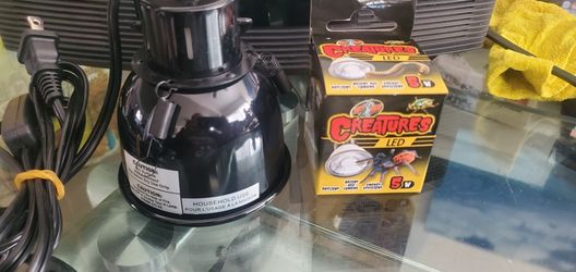 Zoo Med Creatures Nano Reptile Light Setup (New)