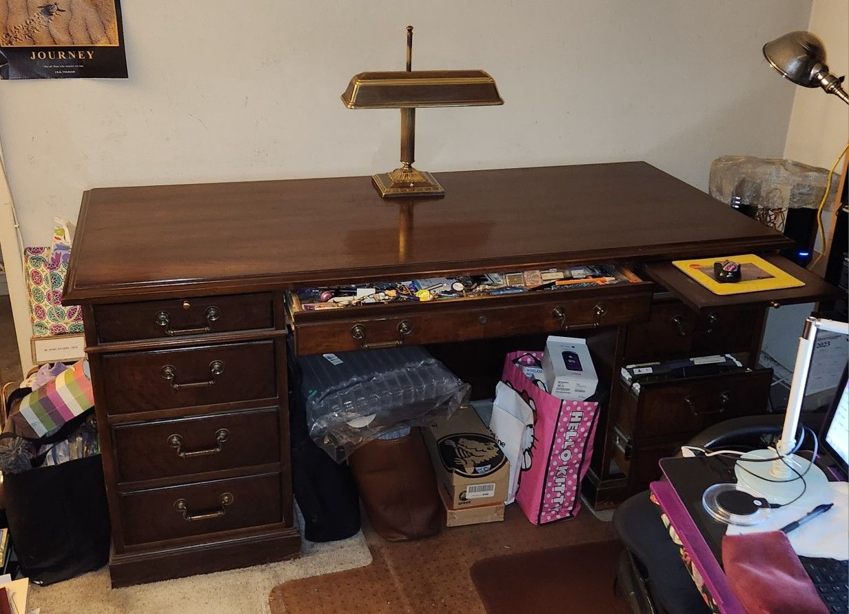 Kimball "President" Vintage Desk for Sale in Los Angeles, CA OfferUp