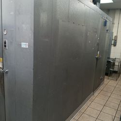 Used Self-contained 4x5 Walk-in Freezer And Cooler