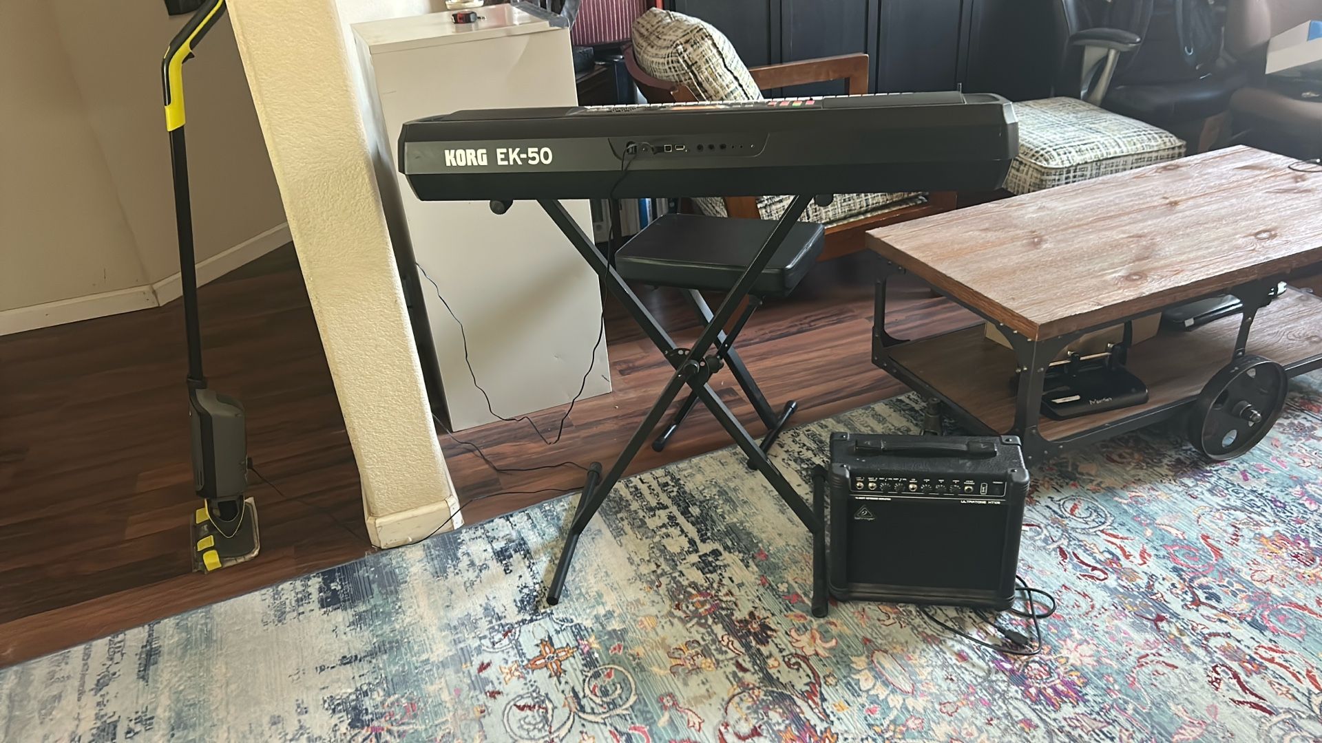 Korg Keyboard EK50- OBO