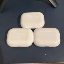 Airpod Pro (Case / Left Airpod) *READ DESCRIPTION*