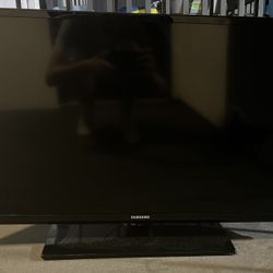 Samsung 32-inch LED HDTV – Works Perfectly