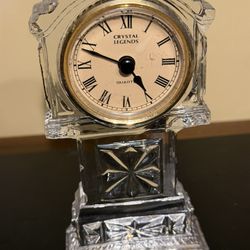 Vintage Crystal Legends by Godinger Quartz Cclock. 