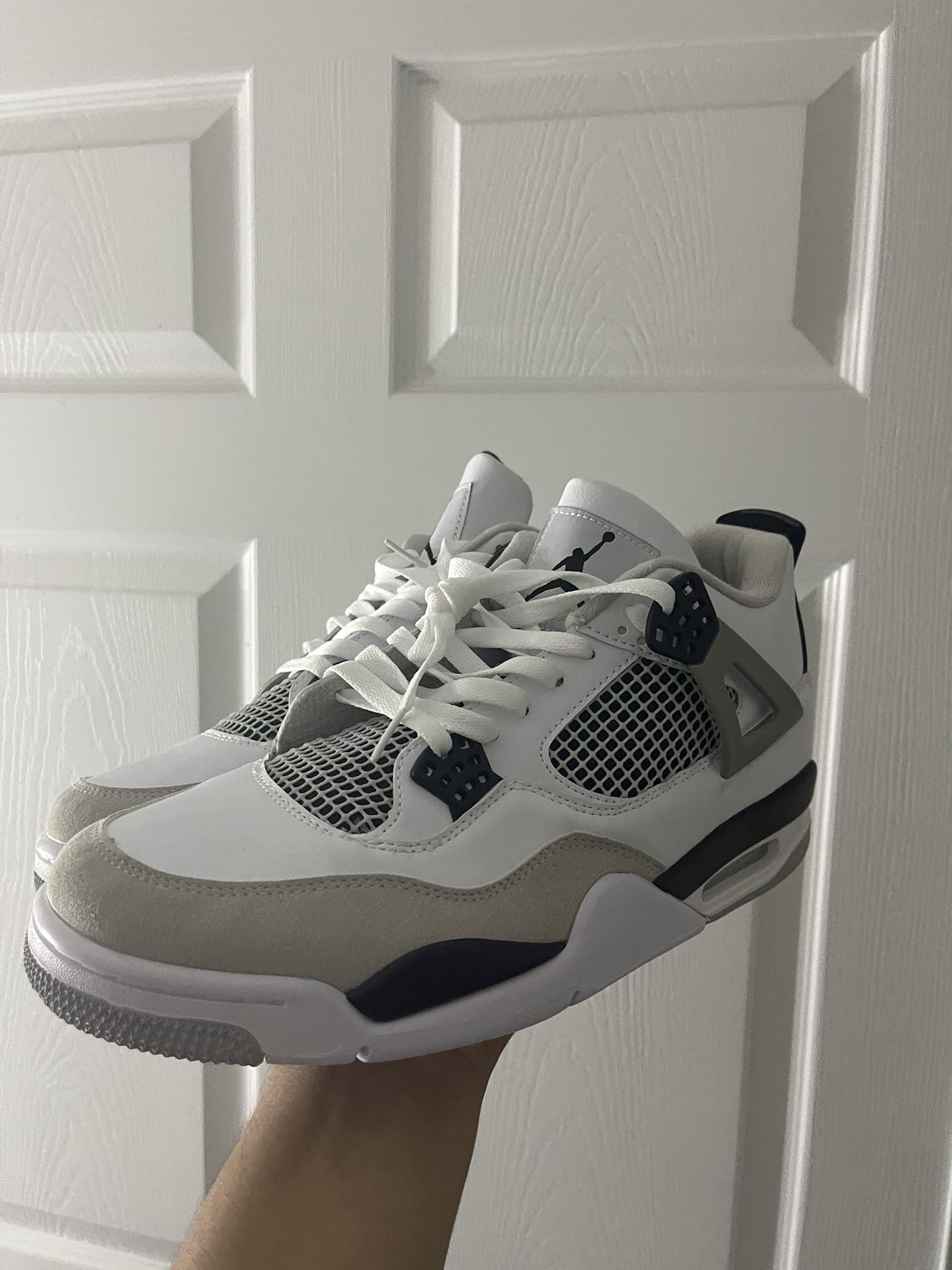 Jordan 4 Military (black)