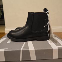 Gap Baby & Toddler Vegan Leather Ankle Boots 10 & 11