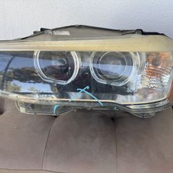 2016-BMW X3 Driver Side Headlight