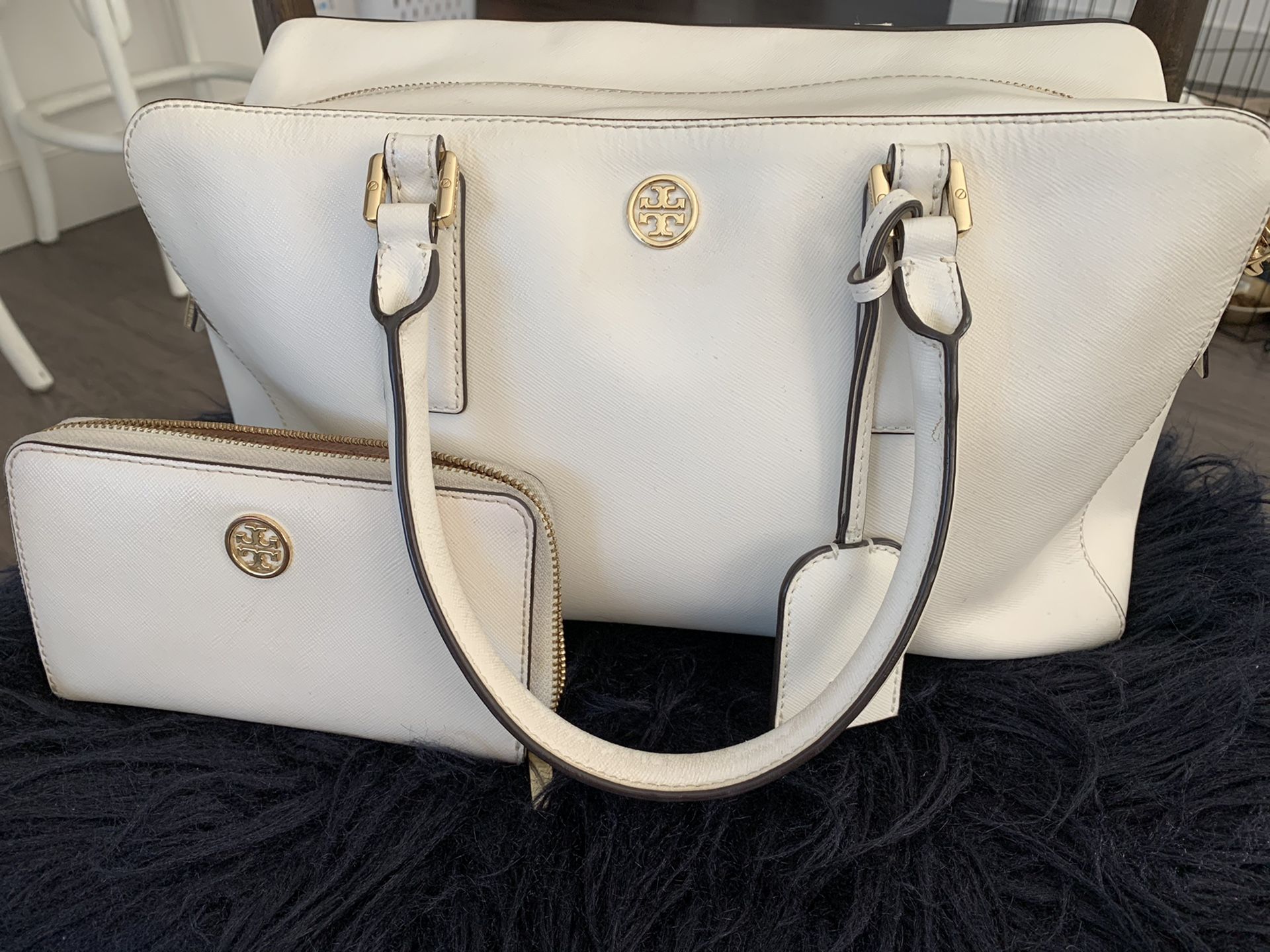 Tory Burch White Handbag and Matching Wallet