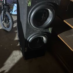 2 Skar Zvx 12’s 