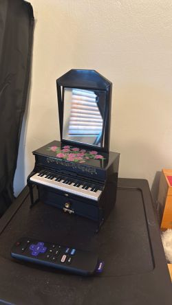 Jewelry box