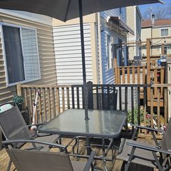 Patio Set With Chairs & Umbrella