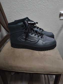 New men's Filas size 11 1/2