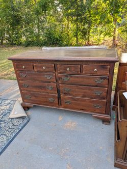 Dresser