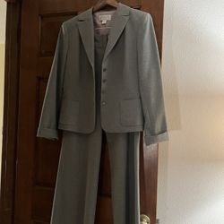Women’s Suit 