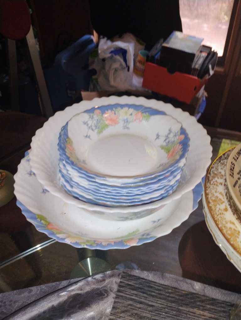 China Plates And Saucers