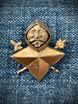 Vintage Costume jewelry Pin