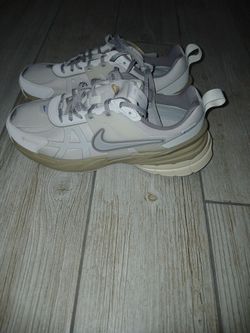 Nike "NEW"