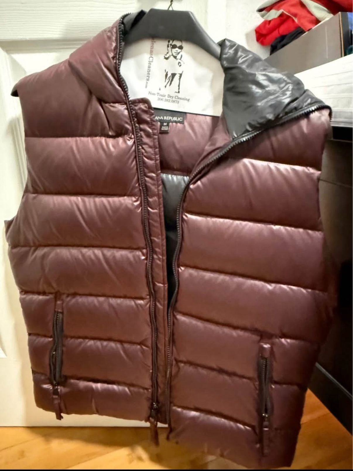 Men’s Medium Banana Republic Puffer Vest - $40 OBO
