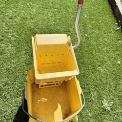 Mop bucket