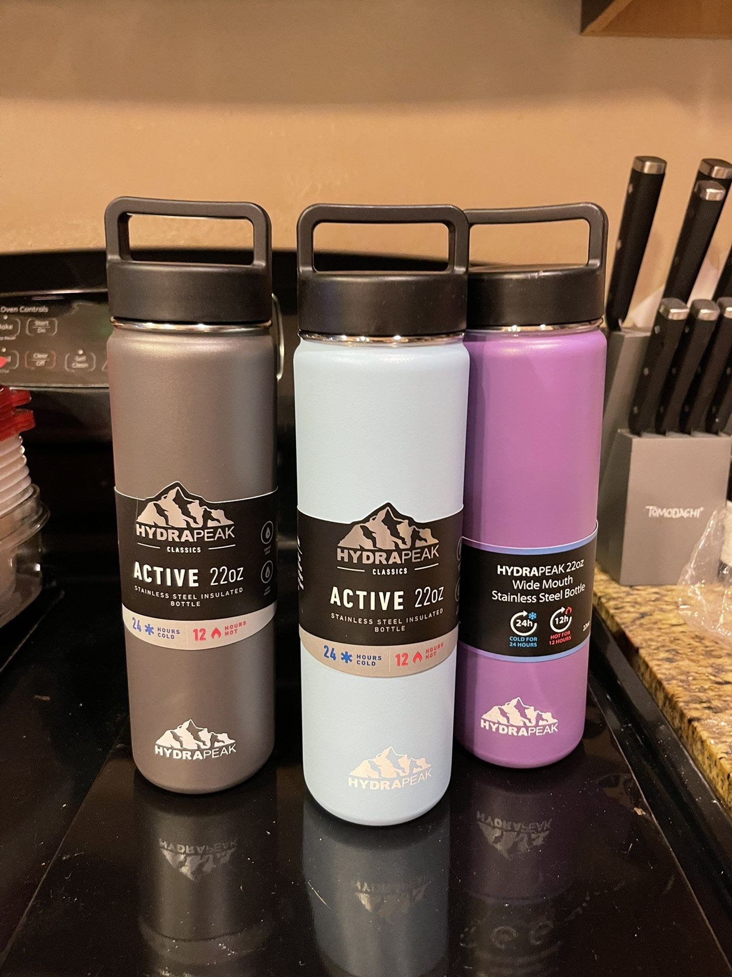 Hydra peak vacuum insulated stainless steel water bottle sky 40oz for Sale  in Rendville, OH - OfferUp