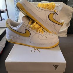 F/S: VNDS NIKE AIR FORCE 1 KOBE “HOME” SZ. 10