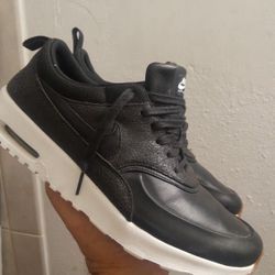 Nike Air Max Leather Thea Premium Trainers , size 10 Women’s 