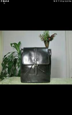 New Men's fossil messenger bag.