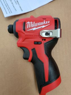 Milwaukee M12 subcompact impact driver