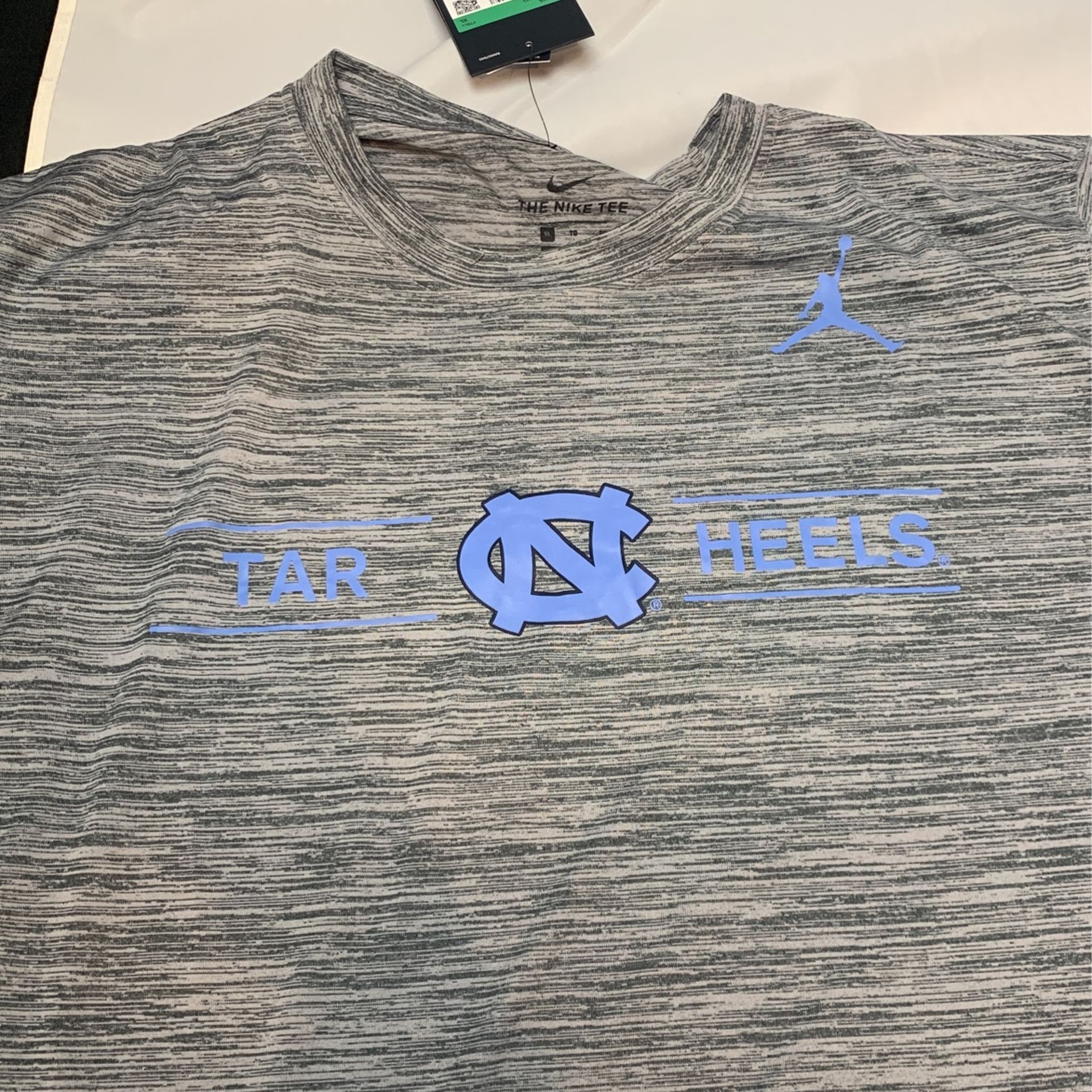 Nike Dri-fit T-shirt College Team North Carolina Tar Heels Grey)