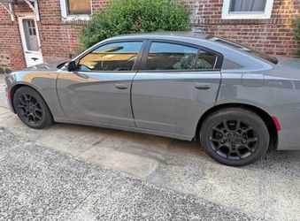 2017 Dodge Charger · SXT Sedan 4D