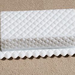 vintage Westmoreland English Hobnail Milk Glass Covered Butter Dish. 