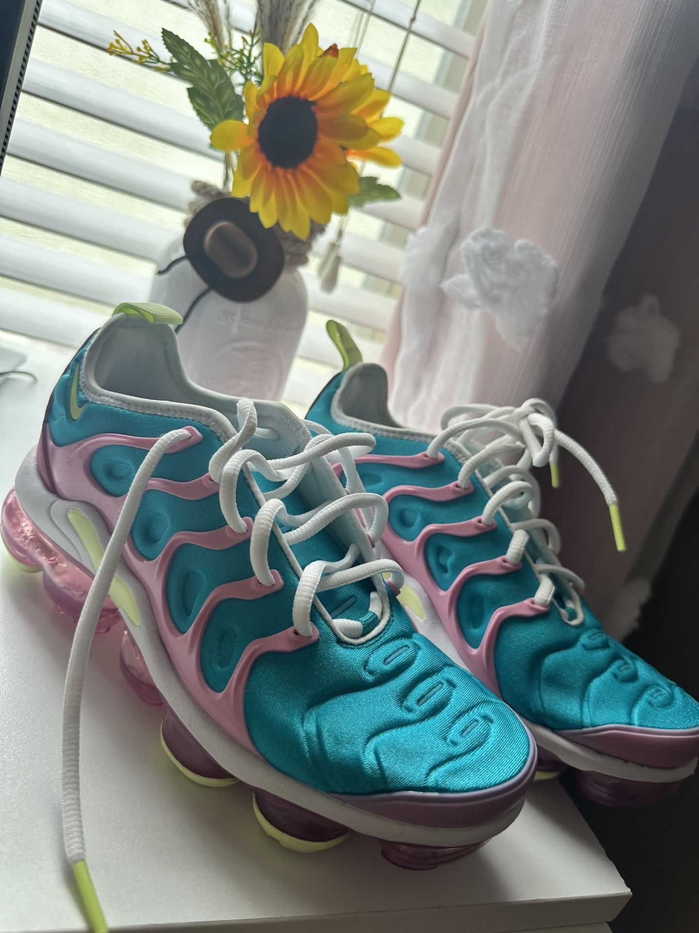Air VaporMax Plus Easter