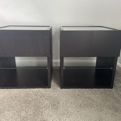 Set Of 2 Nightstands 