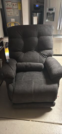 Power lift zero gravity recliner oversized.