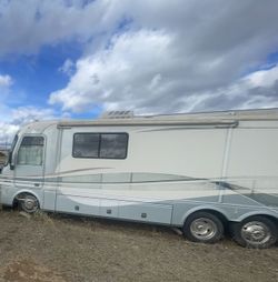 1998 Fleetwood Pace arrow