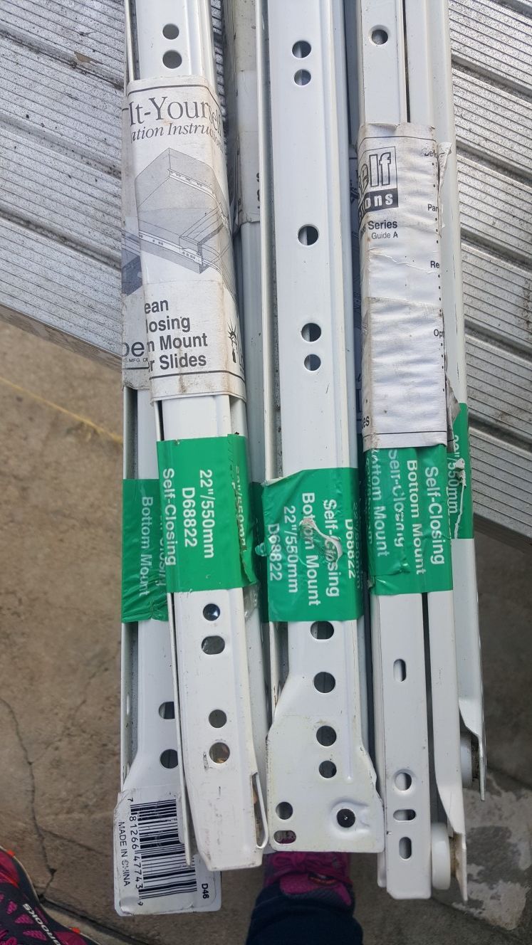 Bottom mount/ self closing/ drawers slides