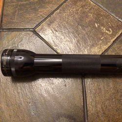 Vintage Mag-Lite 3 D Cell Battery Powered Flashlight (USA Made)