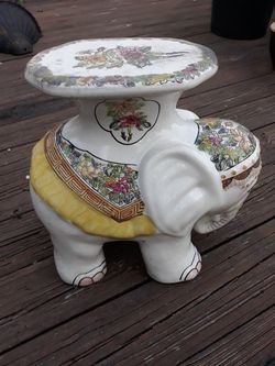 Cool porcelain elephant plant stand