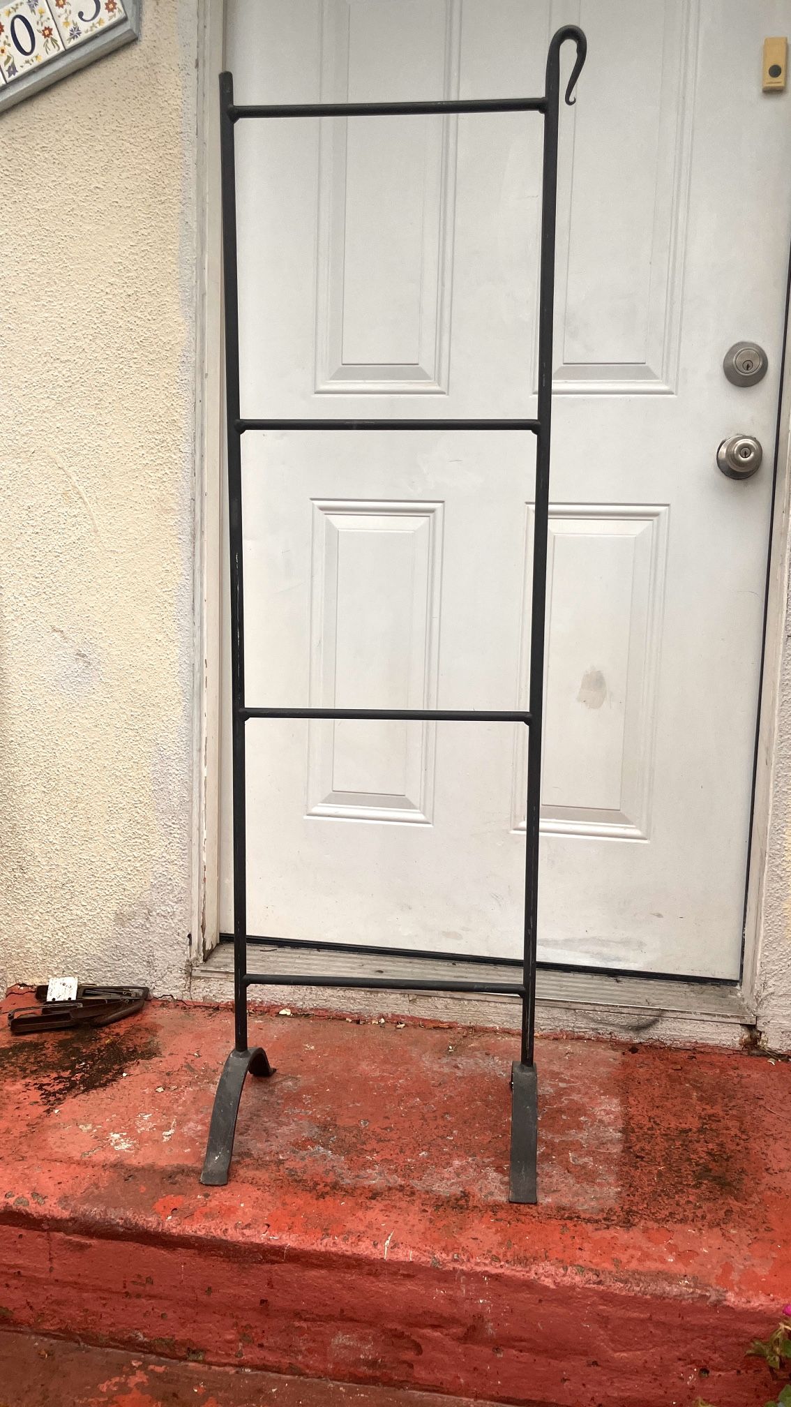 Black Wrought Iron Blanket Rack/Blanket Ladder