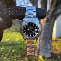 Mens sports watch with broken band