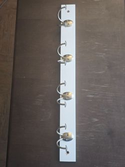 ​White Wall-Mounted Coat / Towel Rack with 4 Hooks