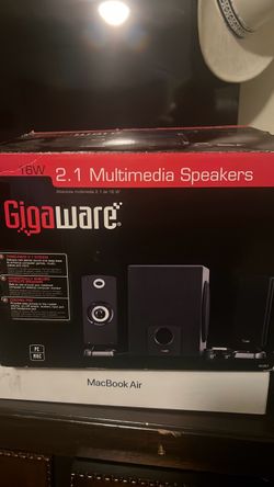 Gigaware speaker set up with bass